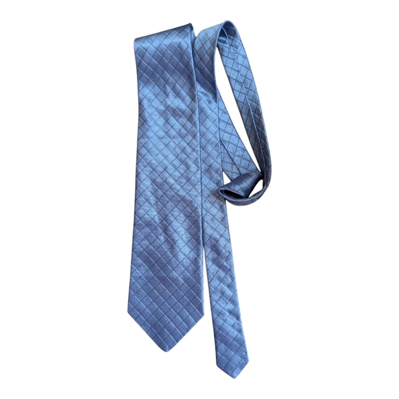 Classic Blue Grid Pattern Tie - Picture 6 of 6